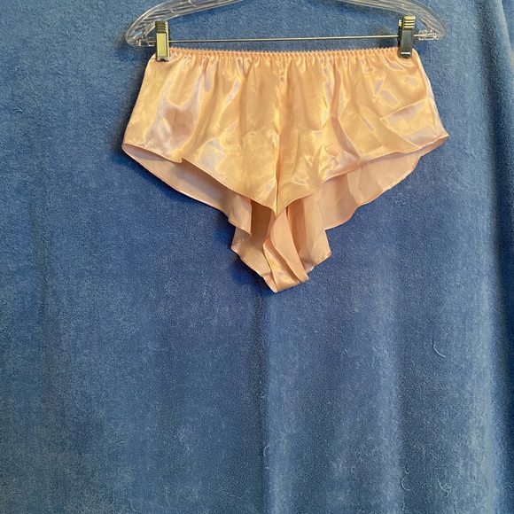 VS gold label Cami and tap pant - Picture 3 of 4